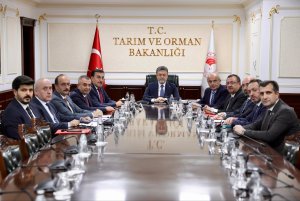 Başkan Sami Er’den Ankara Çıkarması Malatya’nın Tarım Yatırımları Bakan Yumaklı ile Masaya Yatırıldı