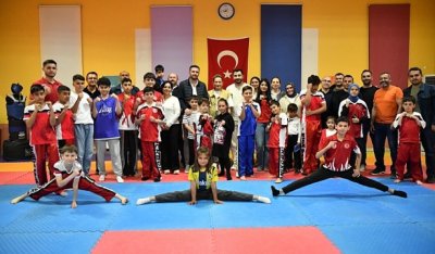 Olimpiyat İkincisi Milli Boksör Hatice Akbaş, Yeşilyurt Belediyesi Kick-Boks Sporcularıyla Buluştu